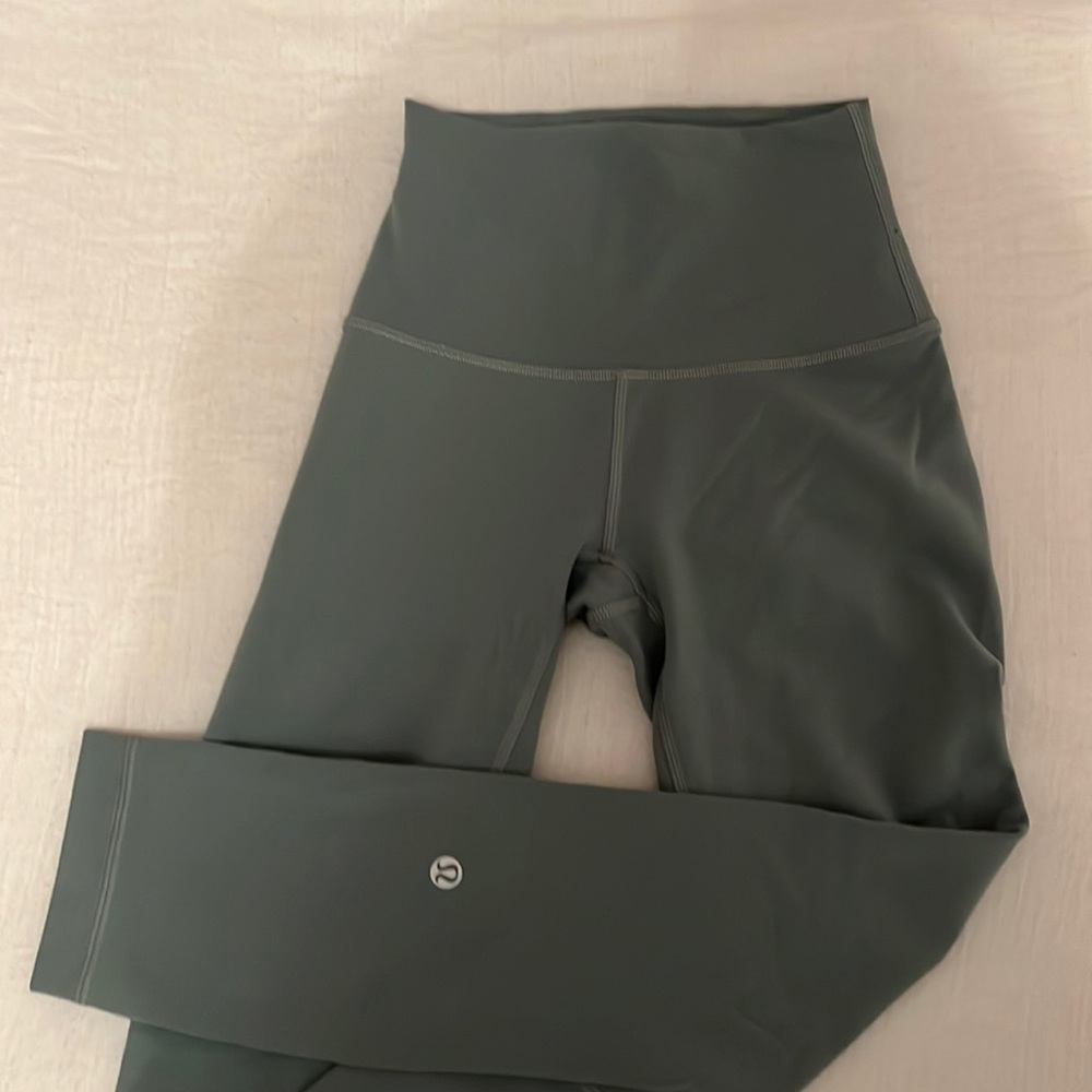 Lululemon leggings. Wunder train high-rise crop 23”. Sage green.